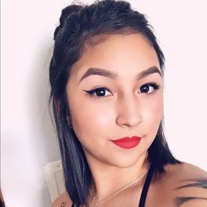 Meet your Posher, Desirae